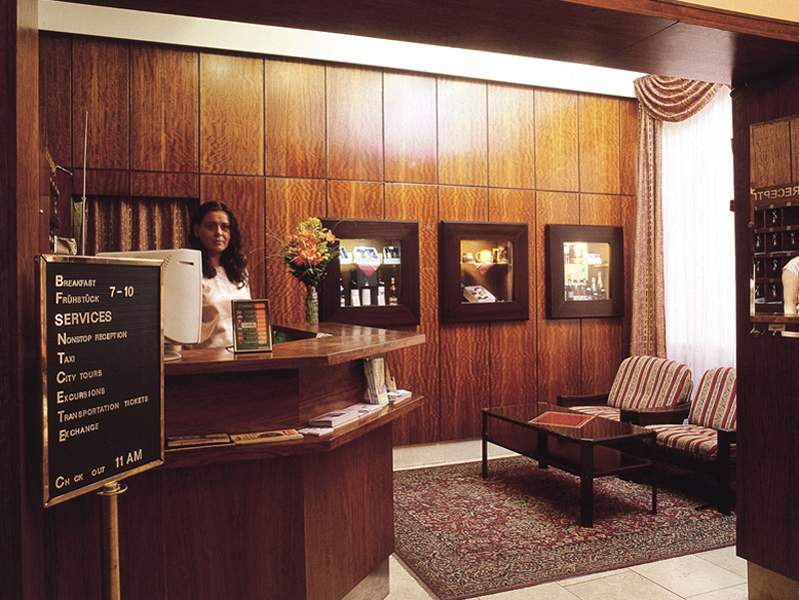 Hotel Sofia Praga Esterno foto